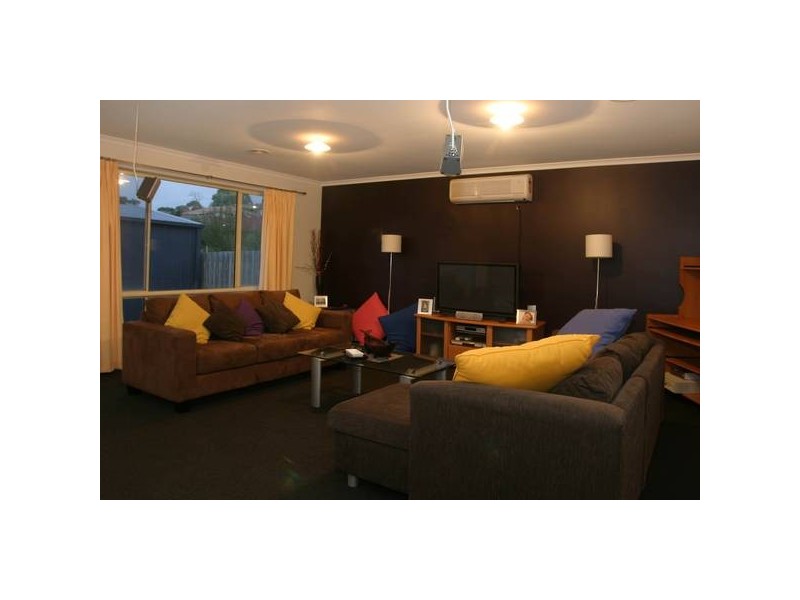 9 Shetland Court, Pakenham VIC 3810