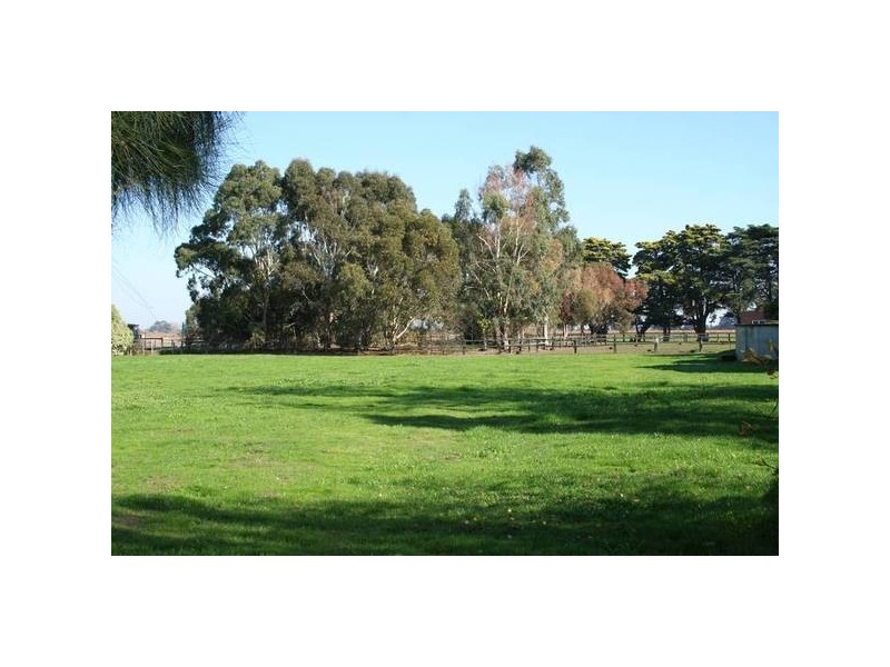 680 Nine Mile Road, Cora Lynn VIC 3814