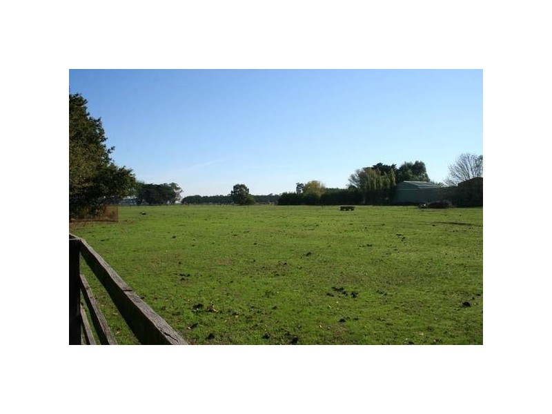680 Nine Mile Road, Cora Lynn VIC 3814