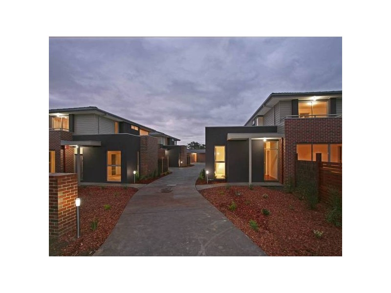 6/1 Henry Street, Pakenham VIC 3810
