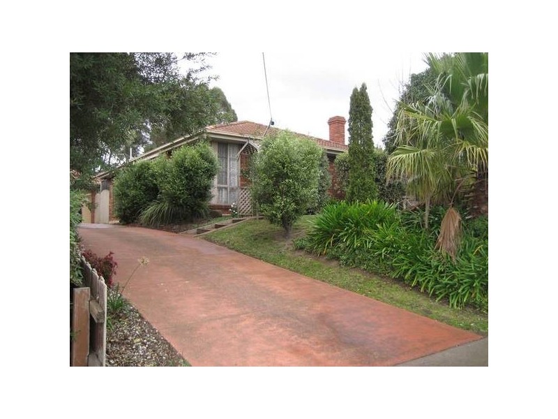 28 Eagle Drive, Pakenham VIC 3810
