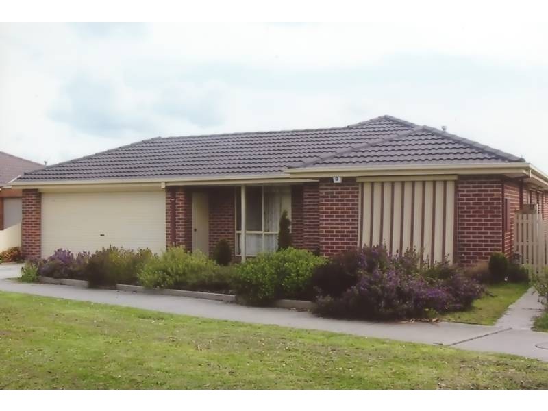 27 Balmoral Way, Pakenham VIC 3810