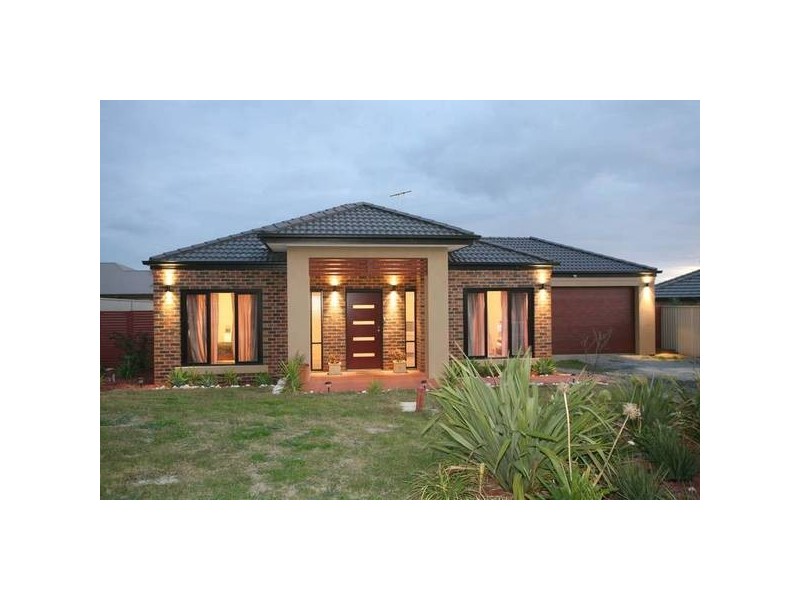 5 BEN CAIRN MEWS, Pakenham VIC 3810