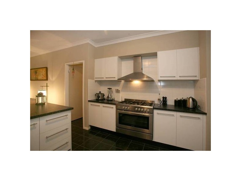 5 BEN CAIRN MEWS, Pakenham VIC 3810