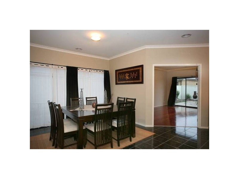 5 BEN CAIRN MEWS, Pakenham VIC 3810