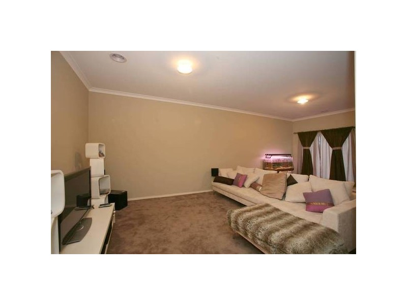 5 BEN CAIRN MEWS, Pakenham VIC 3810