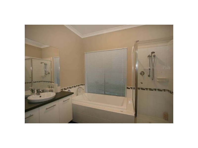 5 BEN CAIRN MEWS, Pakenham VIC 3810