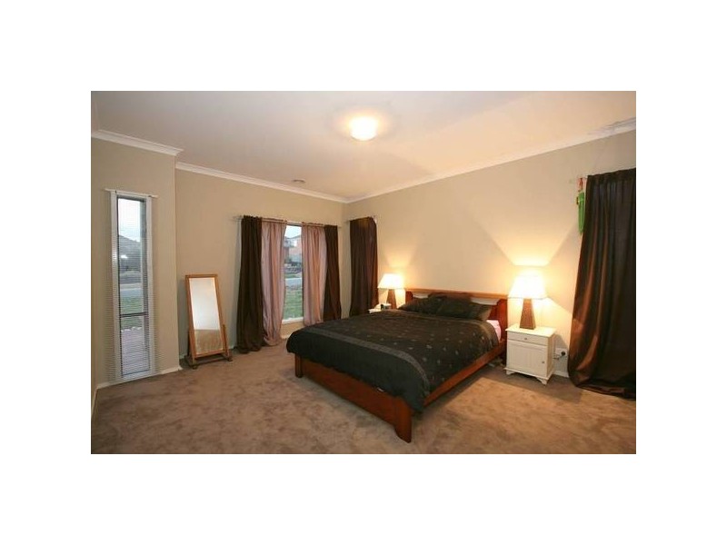 5 BEN CAIRN MEWS, Pakenham VIC 3810