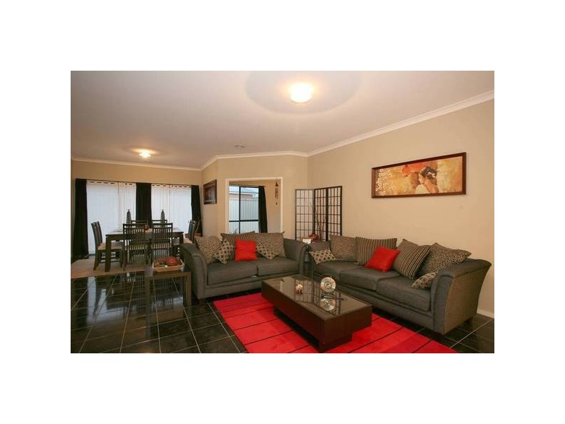 5 BEN CAIRN MEWS, Pakenham VIC 3810