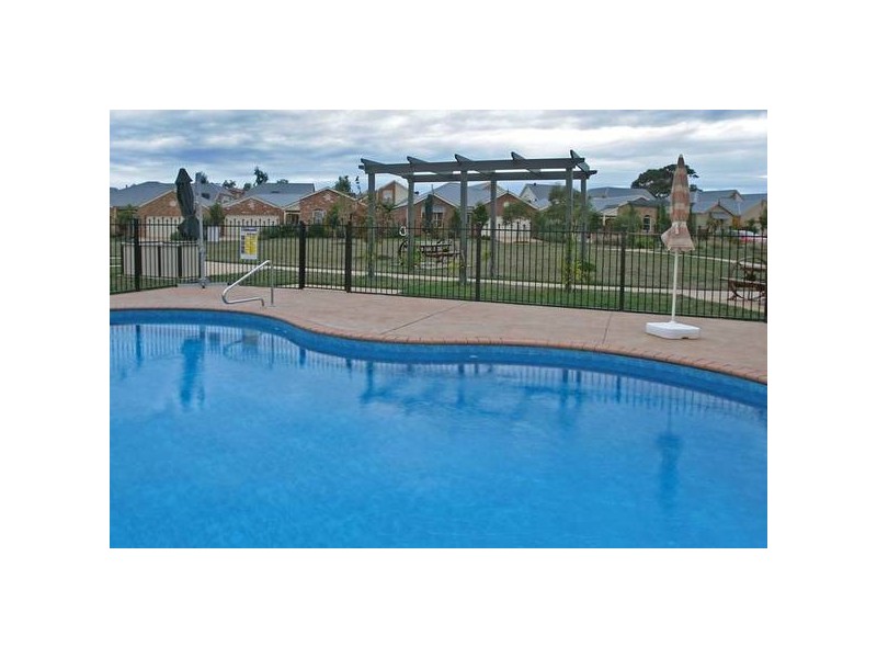 1/48 Malouf Court, Pakenham VIC 3810