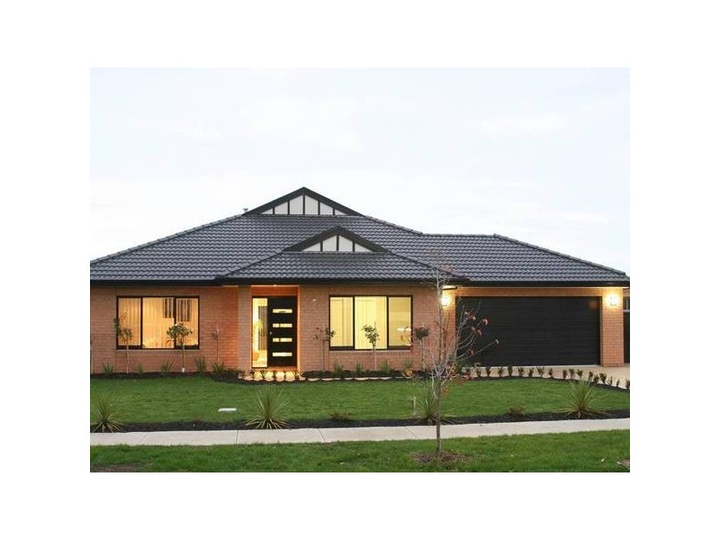 5 Henry Lawson Drive, Pakenham VIC 3810