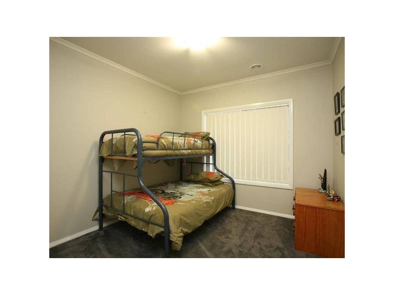 5 Henry Lawson Drive, Pakenham VIC 3810