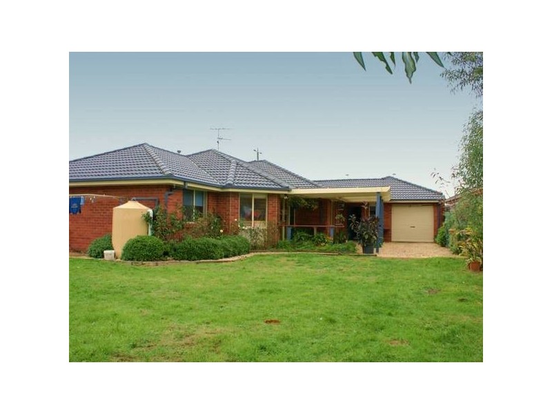 132 McGregor road, Pakenham VIC 3810