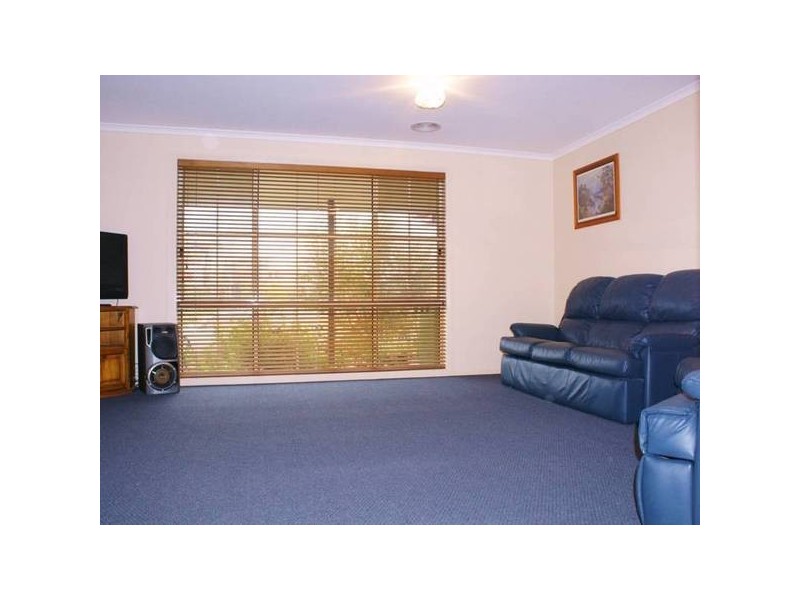 132 McGregor road, Pakenham VIC 3810