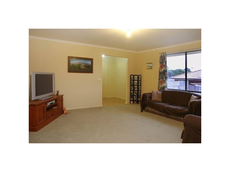 14 Wallangara Drive, Pakenham VIC 3810