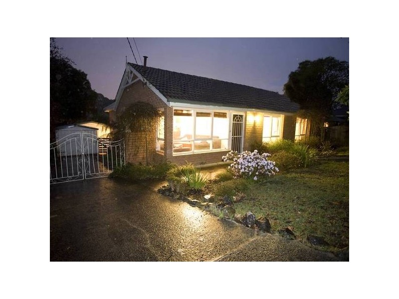 18 Lyle Avenue, Beaconsfield VIC 3807