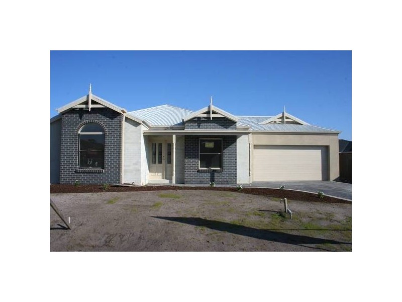 90 Botanic Drive, Pakenham VIC 3810
