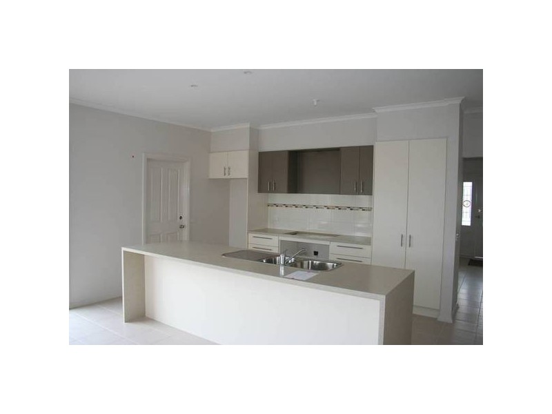 90 Botanic Drive, Pakenham VIC 3810