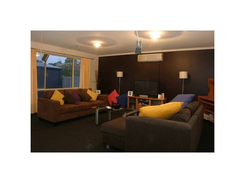 9 Shetland Court, Pakenham VIC 3810