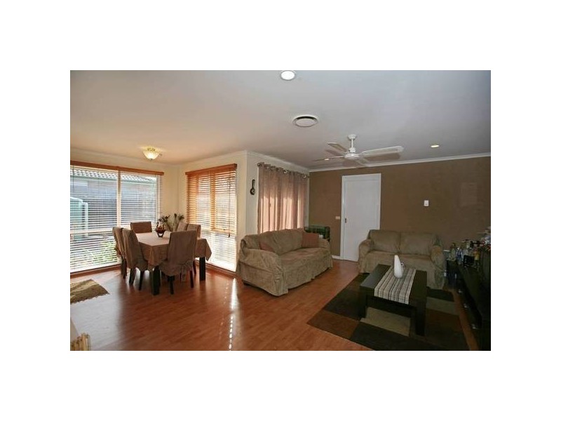 10 Maria Crescent, Pakenham VIC 3810