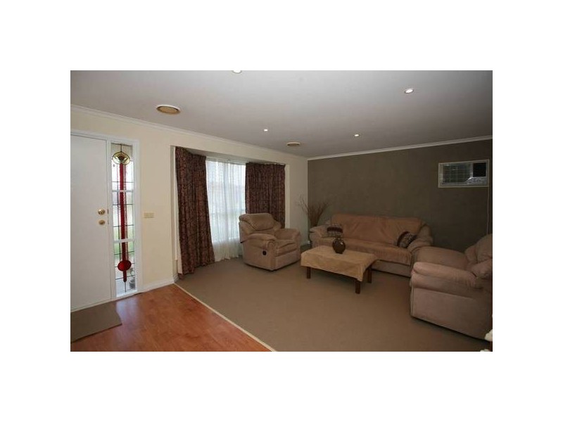 10 Maria Crescent, Pakenham VIC 3810