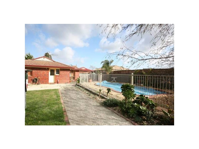 10 Maria Crescent, Pakenham VIC 3810