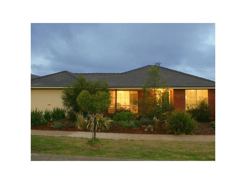 132 McGregor Road, Pakenham VIC 3810