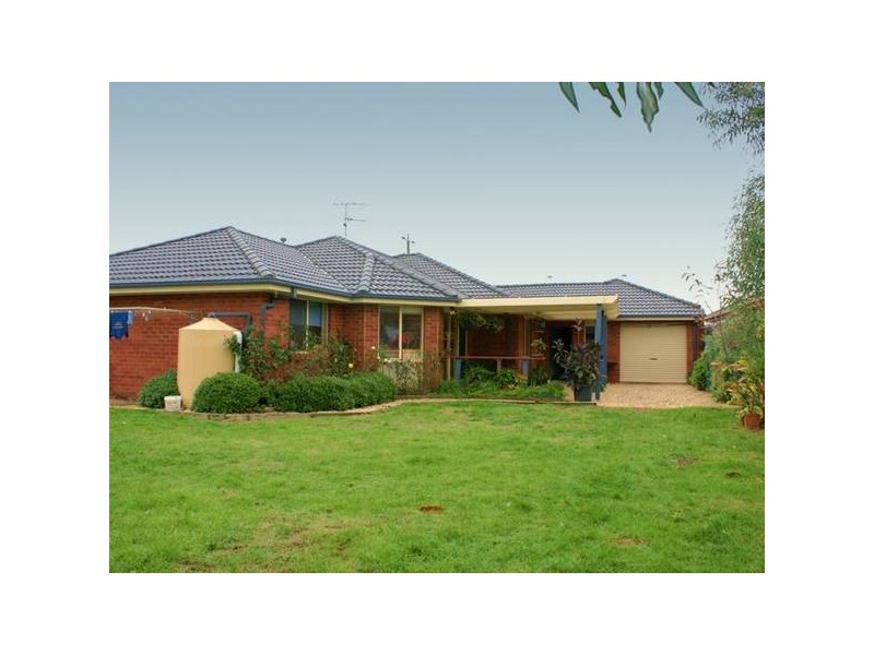 132 McGregor Road, Pakenham VIC 3810