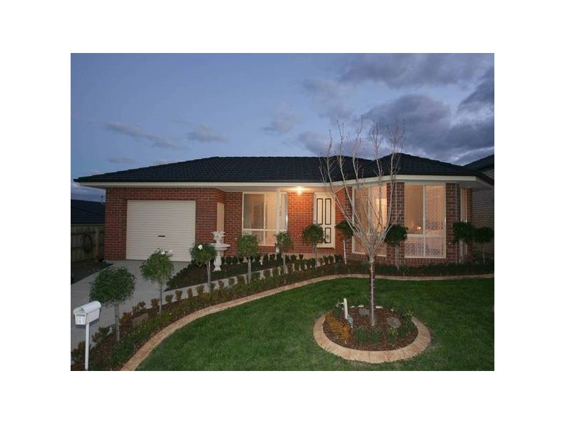 9 Tuscany Rise, Pakenham VIC 3810