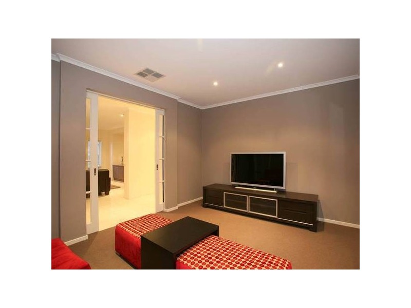 10 Michigan Grange, Pakenham VIC 3810