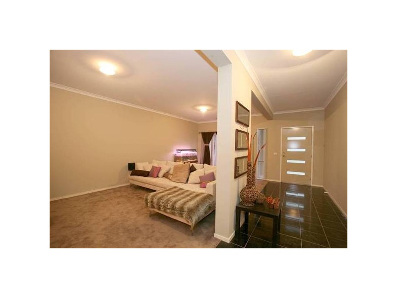 5 Ben Cairn Mews, Pakenham VIC 3810