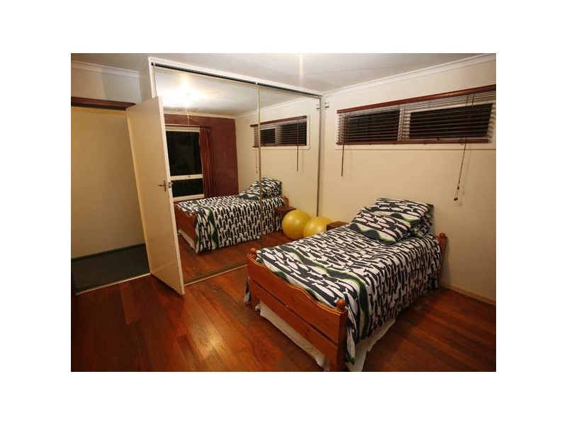 18 Lyle Avenue, Beaconsfield VIC 3807