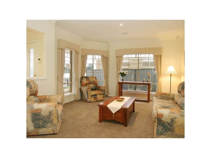 4 Lucerne Circuit, Pakenham VIC 3810