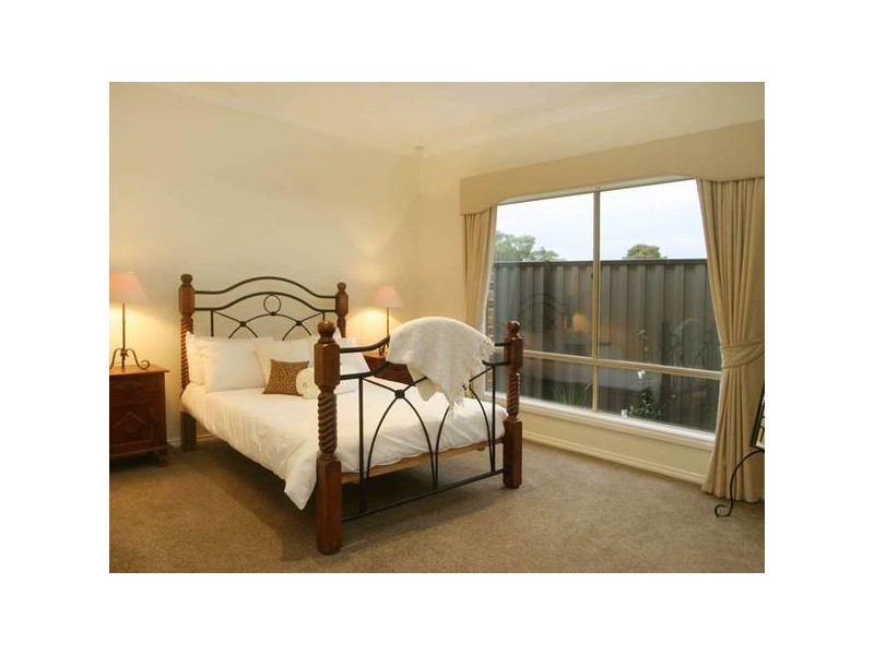 4 Lucerne Circuit, Pakenham VIC 3810