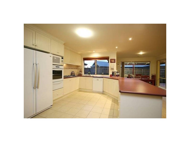 5 Overland Rise, Pakenham VIC 3810