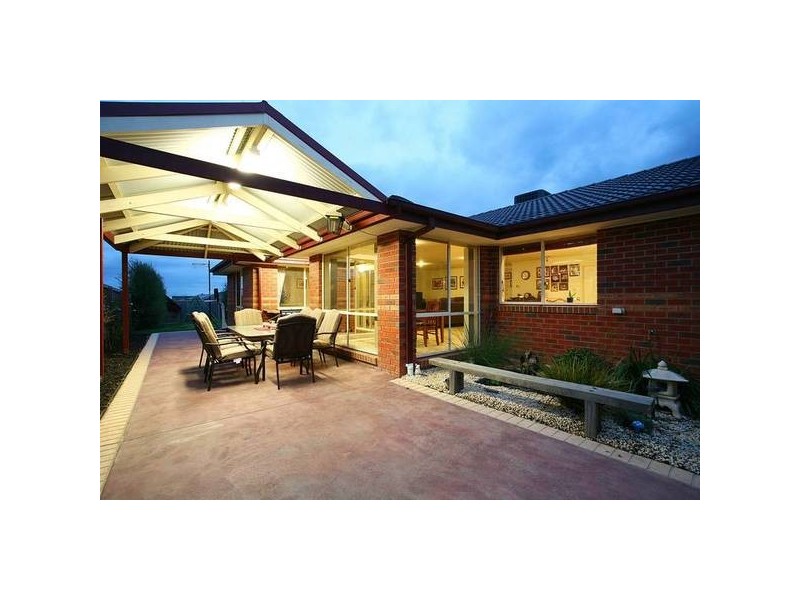 5 Overland Rise, Pakenham VIC 3810