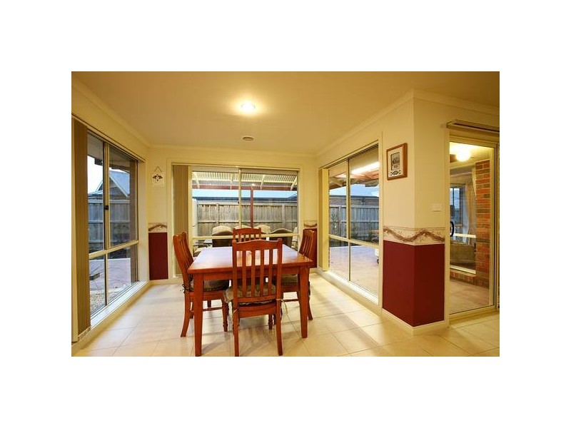 5 Overland Rise, Pakenham VIC 3810