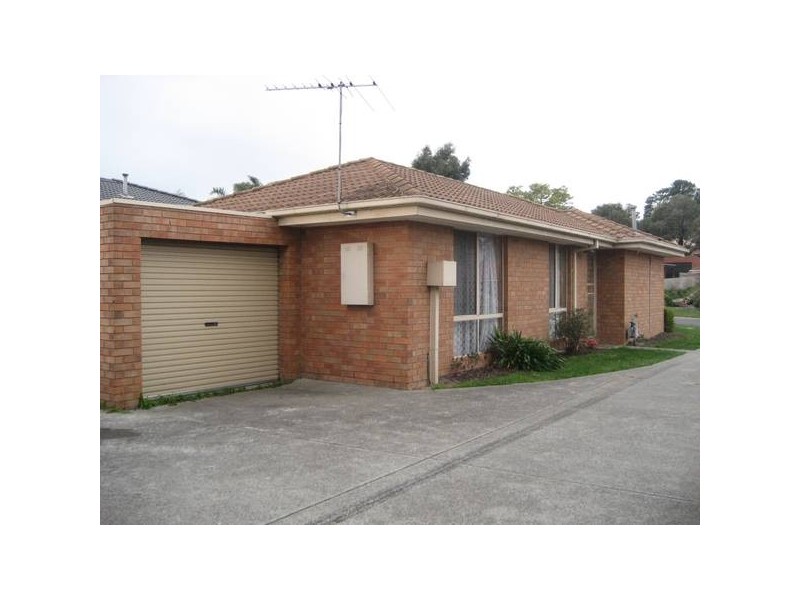 1/3 Osborn Grove, Pakenham VIC 3810