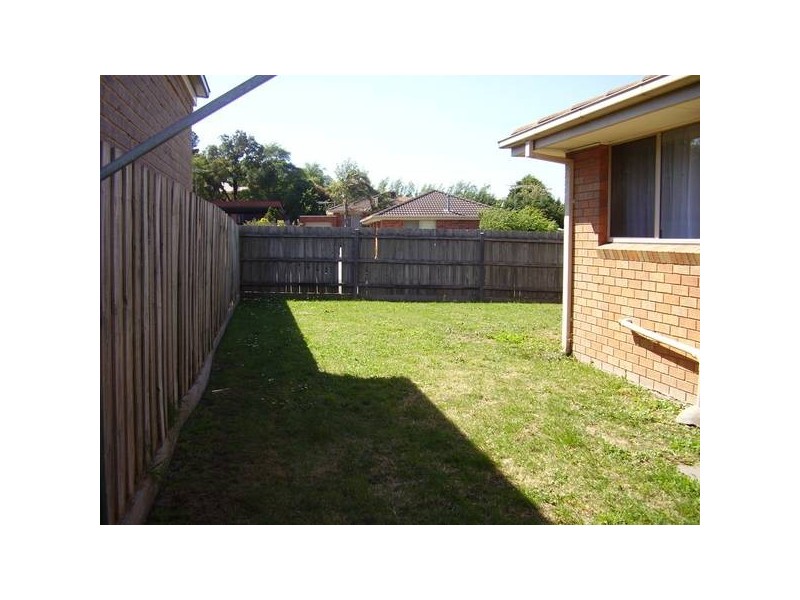 1/3 Osborn Grove, Pakenham VIC 3810