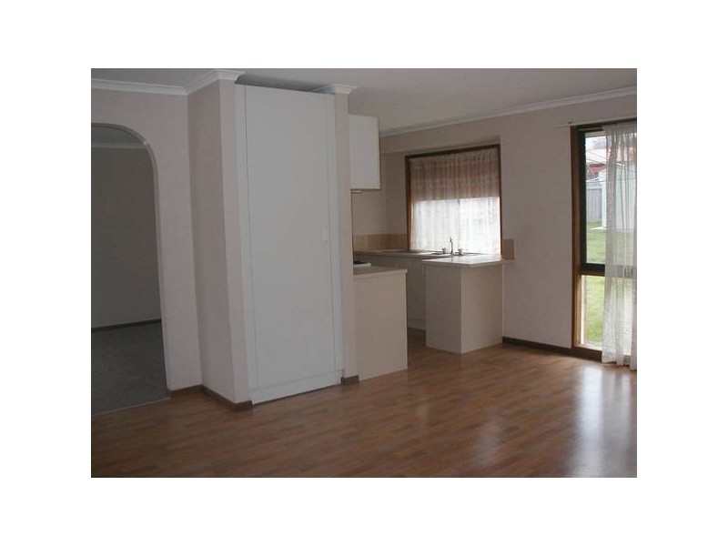 4 Beaumont Court, Pakenham VIC 3810