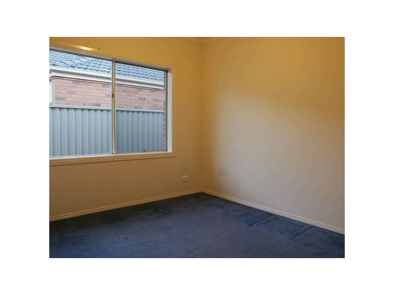 10 St. Leonard Way, Pakenham VIC 3810