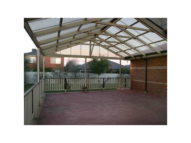 10 St. Leonard Way, Pakenham VIC 3810
