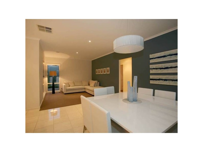 10 Michigan Grange, Pakenham VIC 3810