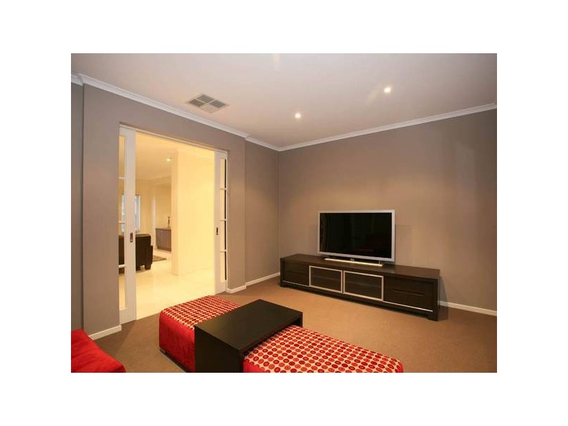 10 Michigan Grange, Pakenham VIC 3810