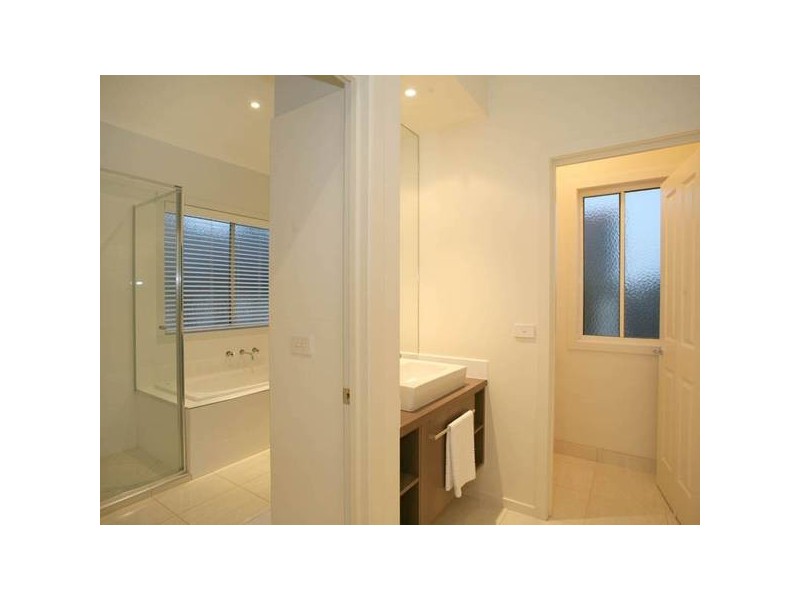 10 Michigan Grange, Pakenham VIC 3810