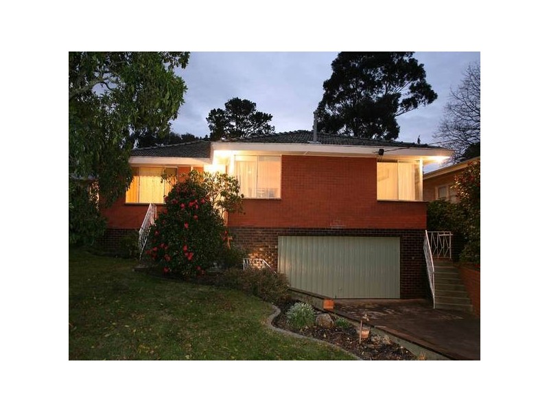 13 Gardenia Street, Pakenham VIC 3810