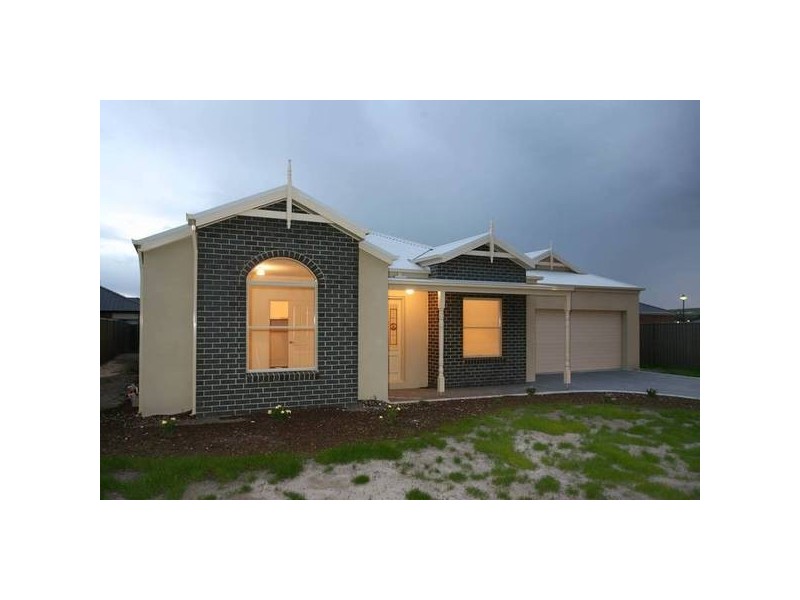 90 Botanic Drive, Pakenham VIC 3810