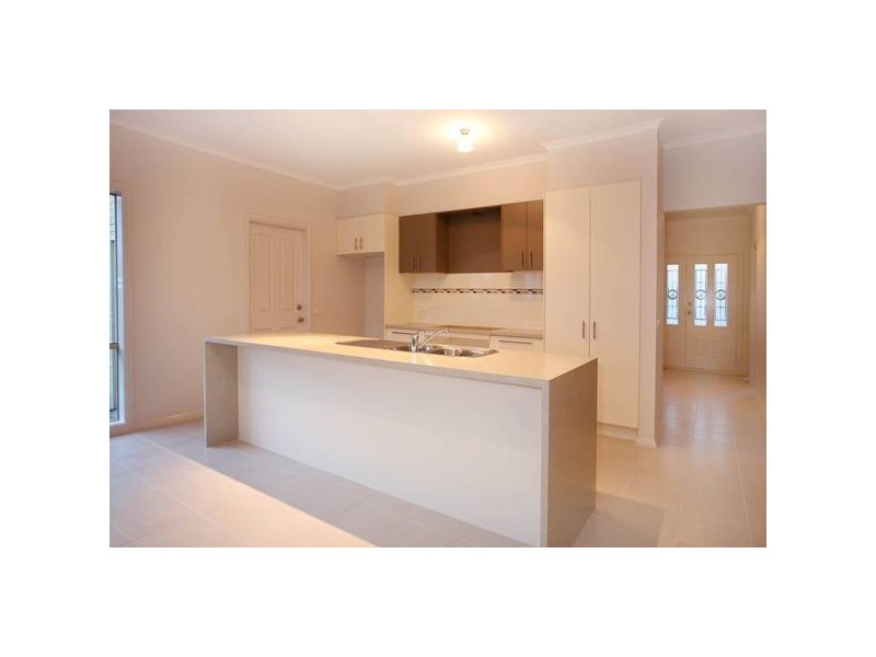 90 Botanic Drive, Pakenham VIC 3810