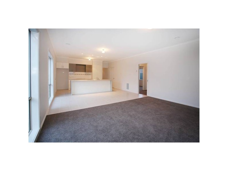 90 Botanic Drive, Pakenham VIC 3810