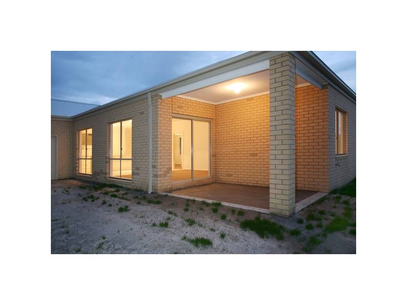 90 Botanic Drive, Pakenham VIC 3810